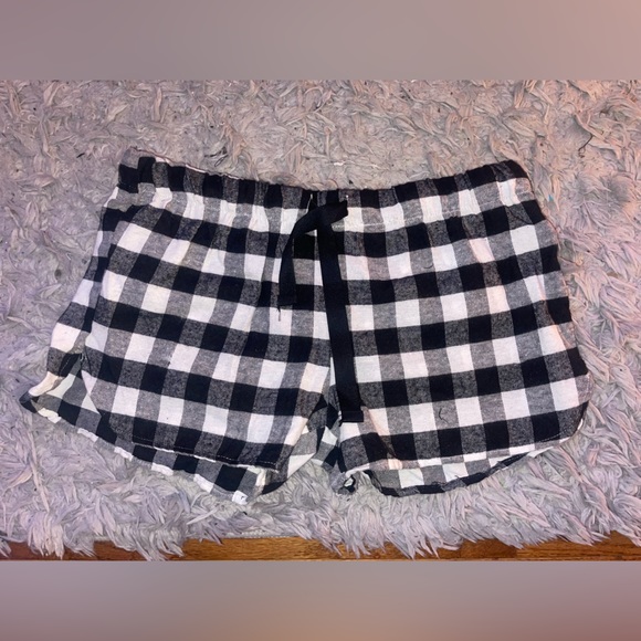 5B Style Short Shorts - Picture 3 of 4